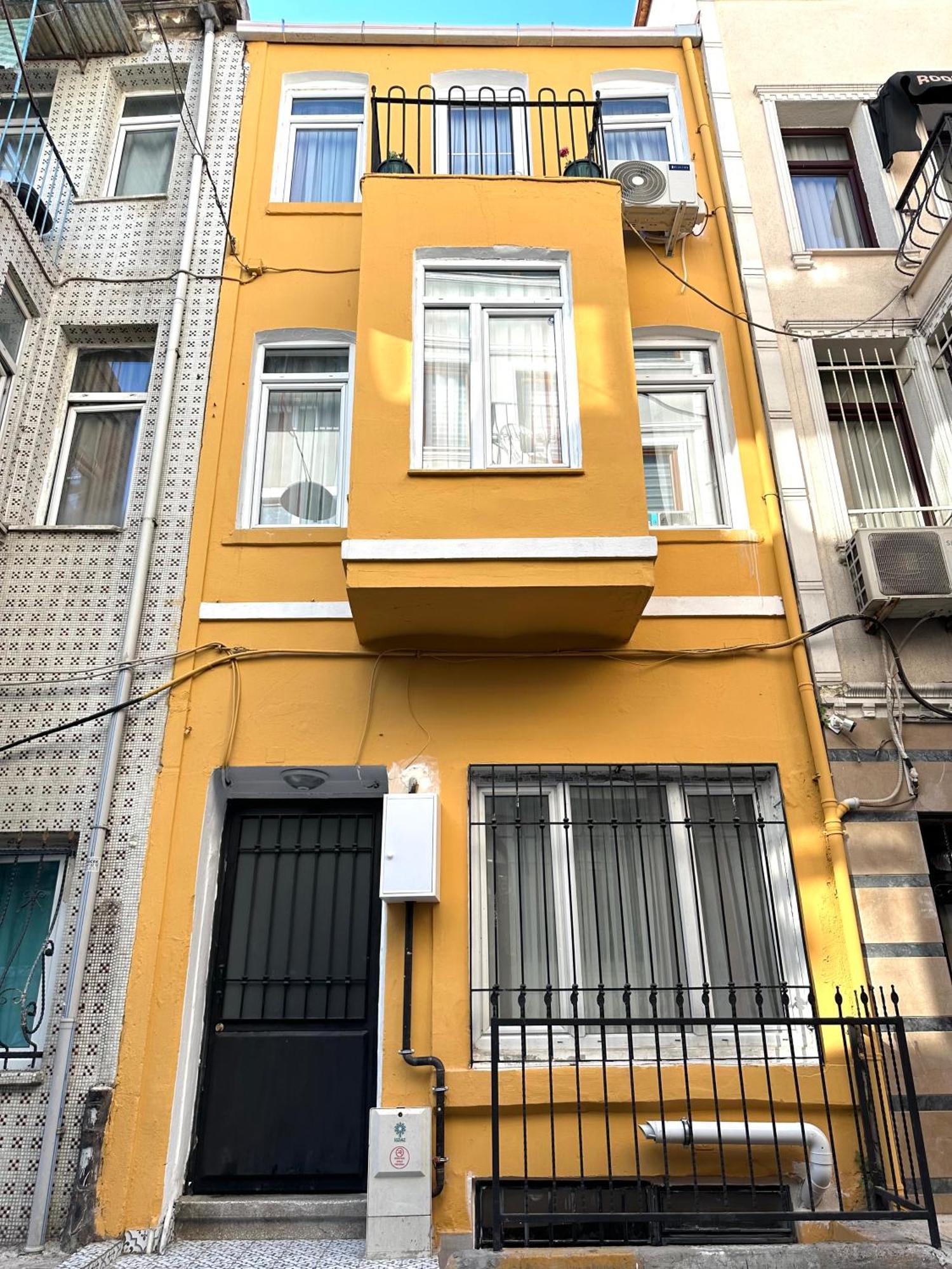 Yellowhouse 5 İstanbul
